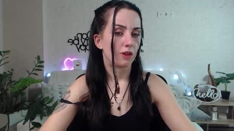 Snapshot of emilylayer chatting on 02-23-25, 12:41 Emyli online show from 02-23-25, 12:41