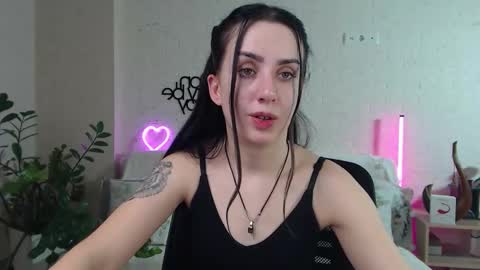 Snapshot of emilylayer chatting on 03-04-25, 01:01 Emyli online show from 03-04-25, 01:01