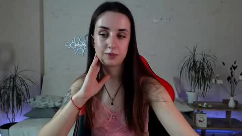 Snapshot of emilylayer chatting on 10-08-25, 04:59 Emyli online show from 10-08-25, 04:59