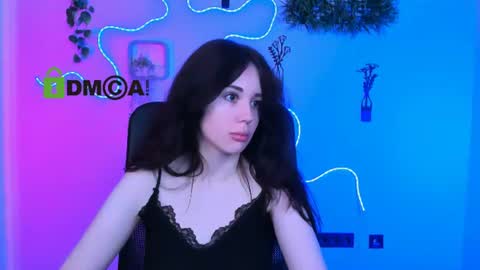 Snapshot of emilynxx chatting on 07-24-26, 07:23 Emma online show from 07-24-26, 07:23