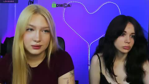 Snapshot of emilynxx chatting on 07-28-26, 07:15 Emma online show from 07-28-26, 07:15