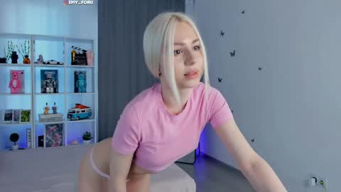 Snapshot of emilyrighter chatting on 05-22-26, 05:07 Hey i am Emily am - pm online show from 05-22-26, 05:07