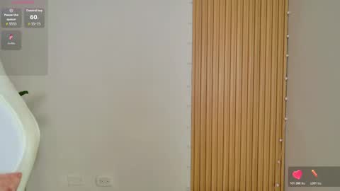 Emily  online show from 11-10-25, 09:41