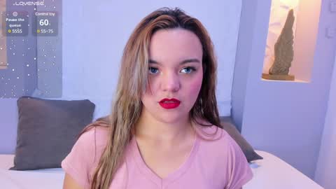 Snapshot of emilyrouss_ chatting on 01-10-25, 07:21 EMILY online show from 01-10-25, 07:21