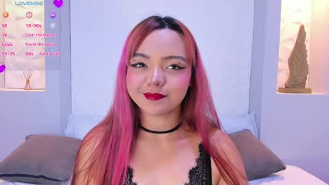 Snapshot of emilyrouss_ chatting on 02-25-25, 07:14 EMILY online show from 02-25-25, 07:14
