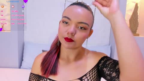 Snapshot of emilyrouss_ chatting on 02-28-25, 07:14 EMILY online show from 02-28-25, 07:14