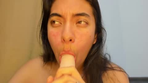 Snapshot of emilysex_118 chatting on 05-17-26, 05:16 Emily online show from 05-17-26, 05:16