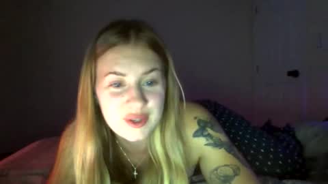 Snapshot of emilysummerssxx chatting on 04-14-26, 05:57 emilysummerssxx online show from 04-14-26, 05:57