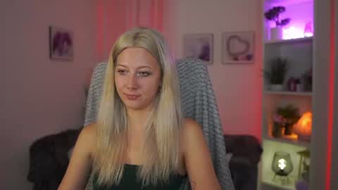 emilyswannn online show from 07-15-26, 06:35