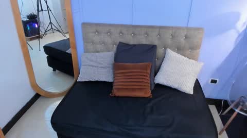 Emily Thyson online show from 10-13-25, 12:05