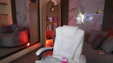 Emily Turner  online show from 06-03-26, 07:08