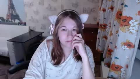 Snapshot of emilyway chatting on 12-17-24, 02:22 emilyway online show from 12-17-24, 02:22