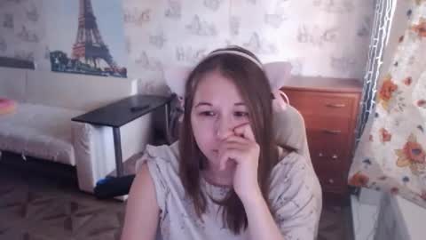 Snapshot of emilyway chatting on 02-10-25, 11:57 emilyway online show from 02-10-25, 11:57