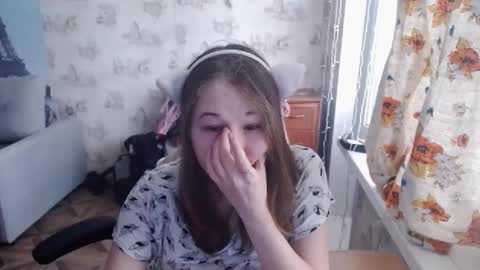 Snapshot of emilyway chatting on 03-11-25, 07:04 emilyway online show from 03-11-25, 07:04