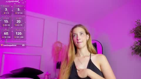 E M I L Y online show from 10-18-25, 03:02
