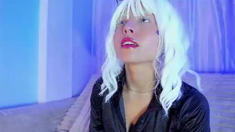 Snapshot of emilywithe_ chatting on 06-15-26, 12:02 online show from 06-15-26, 12:02
