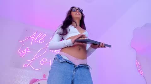 Emily Bank online show from 09-22-25, 08:11