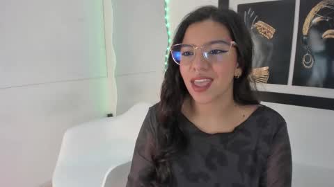 Snapshot of emilyy_cooperr chatting on 09-29-25, 12:10 emilyy_cooperr online show from 09-29-25, 12:10