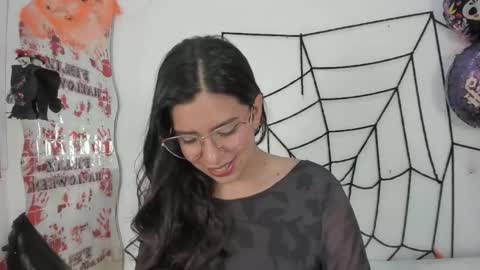 Snapshot of emilyy_cooperr chatting on 10-15-25, 12:05 emilyy_cooperr online show from 10-15-25, 12:05