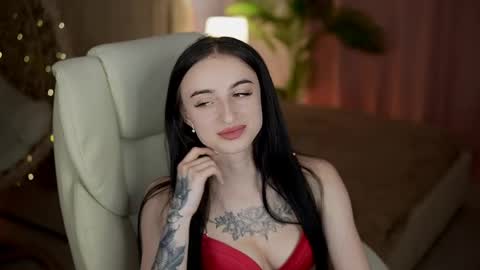Snapshot of emilyymoon chatting on 05-21-26, 12:45 emilyymoon online show from 05-21-26, 12:45