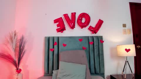 Emilyy Watson online show from 02-15-25, 12:11