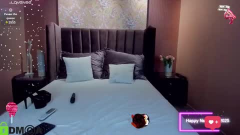 Snapshot of emm_quince chatting on 03-08-25, 02:34 Emm online show from 03-08-25, 02:34