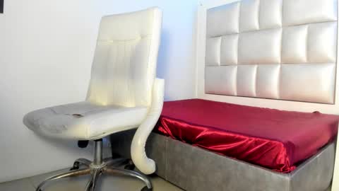 emma__js_ online show from 01-15-26, 11:48