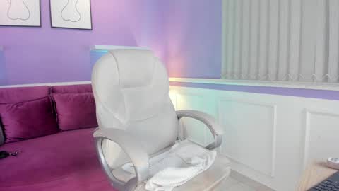 Snapshot of emma__walkerr_ chatting on 01-27-25, 10:16 emma__walkerr_ online show from 01-27-25, 10:16