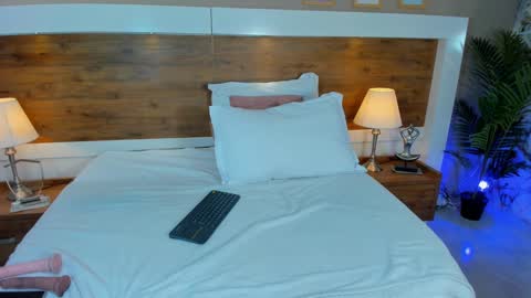 Emma  online show from 01-21-25, 02:59