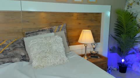 Emma  online show from 02-01-25, 02:34