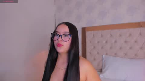Snapshot of emma_bonnie chatting on 10-05-25, 02:15 emma_bonnie online show from 10-05-25, 02:15