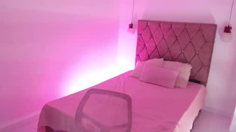 E M M A  online show from 02-14-26, 06:37