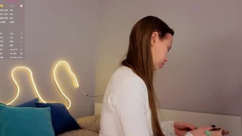 Emma online show from 04-14-26, 01:44