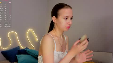 Emma online show from 04-21-26, 01:29