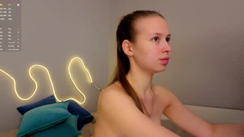 Snapshot of emma_clon chatting on 05-01-26, 01:21 Emma online show from 05-01-26, 01:21