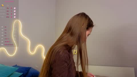 Snapshot of emma_clon chatting on 05-21-26, 02:07 Emma online show from 05-21-26, 02:07