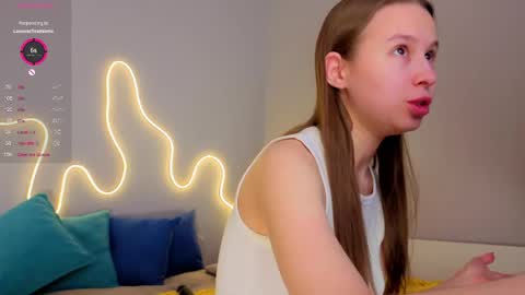 Snapshot of emma_clon chatting on 06-07-26, 01:21 Emma online show from 06-07-26, 01:21