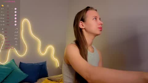 Emma online show from 06-20-26, 01:09