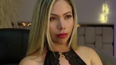 emma coronel online show from 04-06-26, 11:05