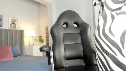 Emma online show from 01-18-26, 12:20