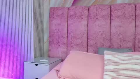 Snapshot of emma_curvy1 chatting on 04-29-26, 03:10 Emma online show from 04-29-26, 03:10