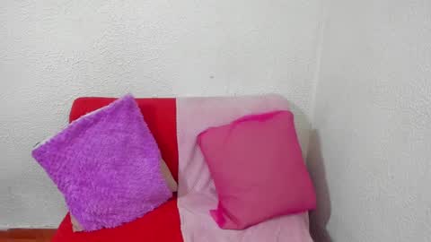 Snapshot of emma_dunncan chatting on 03-06-25, 03:46 Emma online show from 03-06-25, 03:46