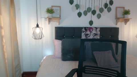 Tell me Emma online show from 04-10-26, 02:11