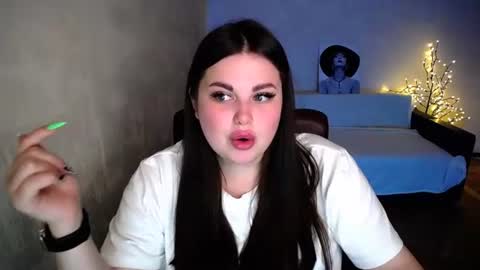 Emma online show from 08-06-26, 07:32