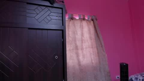 whises lits        online show from 01-25-25, 01:19