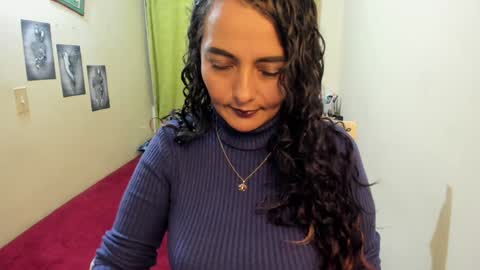 Snapshot of emma_luxy chatting on 12-29-24, 05:53  emma luxy online show from 12-29-24, 05:53