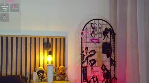  Emma morales  online show from 05-11-26, 01:28