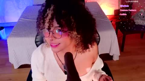 Snapshot of emma_nakamura chatting on 05-21-26, 10:11 online show from 05-21-26, 10:11