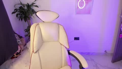 Emma online show from 03-08-26, 03:32