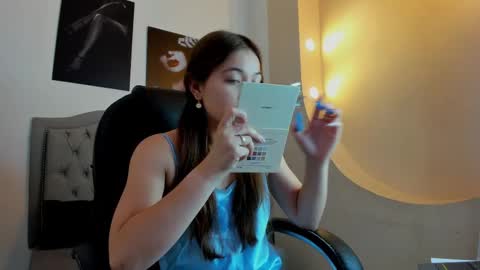 Snapshot of emma_rousz chatting on 09-22-25, 03:30 emma online show from 09-22-25, 03:30